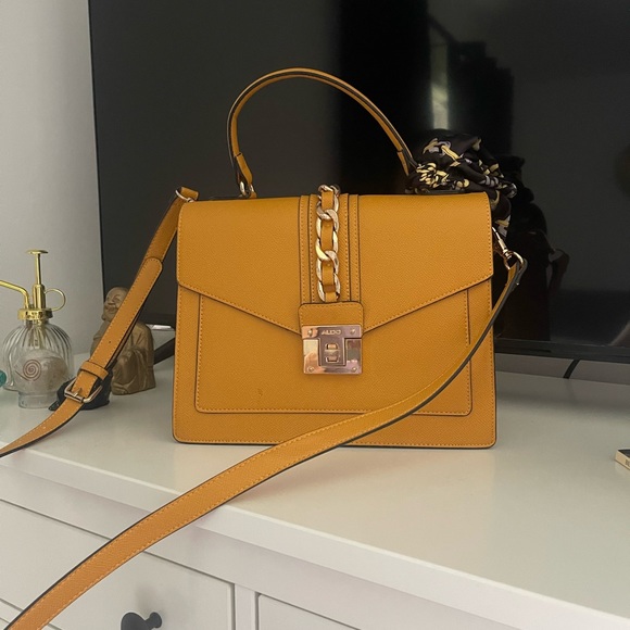 Aldo Yellow Purse - Picture 1 of 6
